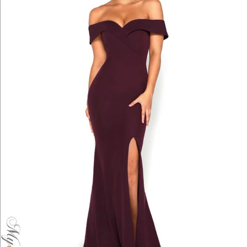 Beautiful bodycon gown. Price is negotiable - Picture 1 of 2